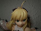 [Review] Saber Lily -Distant Avalon- (Good Smile Company) Th_Zoom03