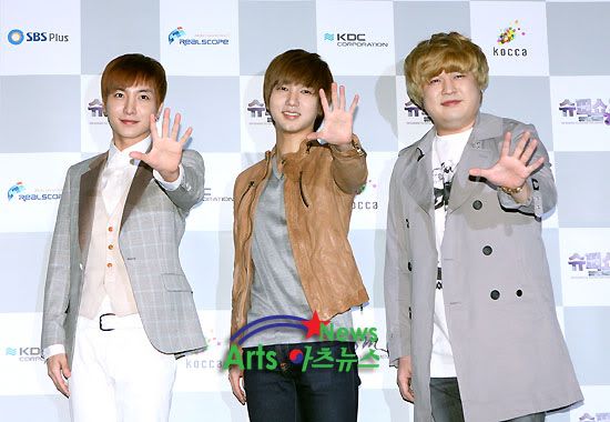 [NEWS] LT, SH,YS assistem ao Super Show 3 em 3D 20110224_leeteuk_yesung_shindong_4