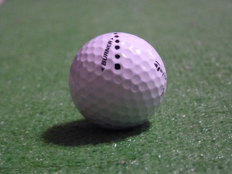 Do the alignment of dimples on e golf ball affect our putt? 57BF03CA-0B5D-4AE5-97CE-0C4C9A1D3312-2237-000001A79219CA95