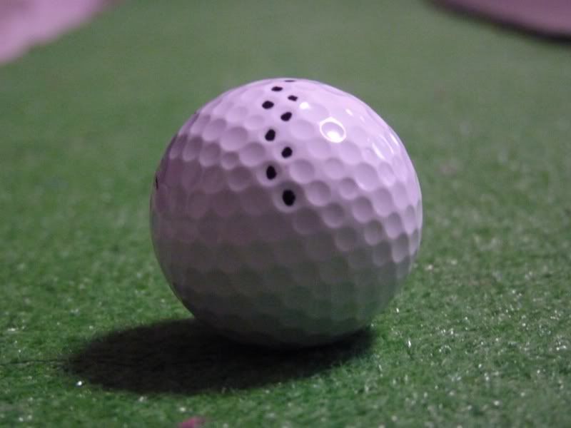 Do the alignment of dimples on e golf ball affect our putt? E9ADA502-7C70-4565-9E29-F13557E79AA5-2237-000001A79F65CB66