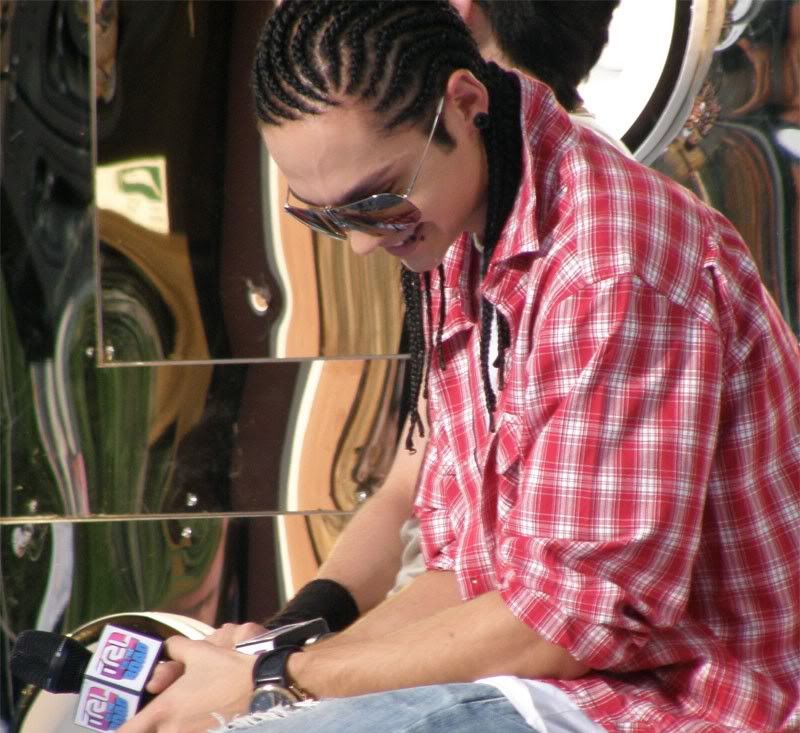 Tom Kaulitz Pictures - Page 17 Tomsmile