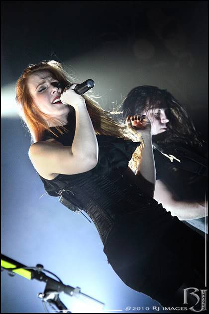 Fotos de Simone Simons - Página 23 5278598625_c7ed0cea3f_z