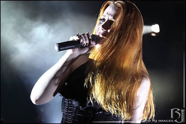 Fotos de Simone Simons - Página 23 5278598927_f1a61af98f_z