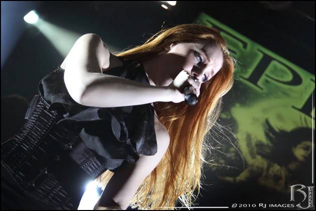 Fotos de Simone Simons - Página 23 5279206078_2a9f3d283d_z