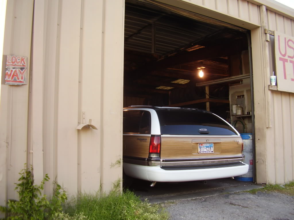 Does this garage make my butt look big?? Tires040