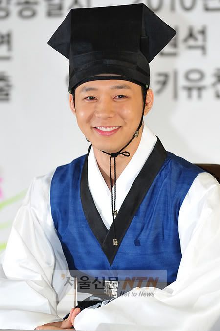  [Pic] 100.715 Sungkyunkwan Scandal Họp báo_ Yoo Chun Nttyuibkk1-Copy