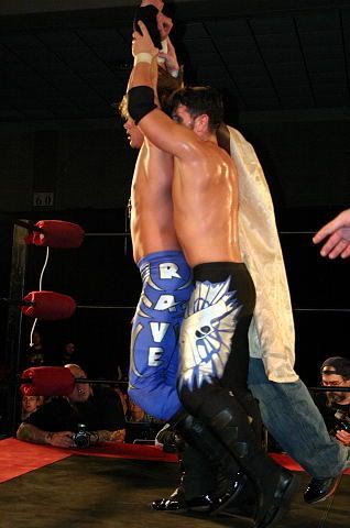 Alex Shelley et  Jimmy Rave dans les amants lol Rave09