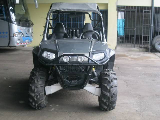 gente vendo polaris rzr 800 IMG_0408