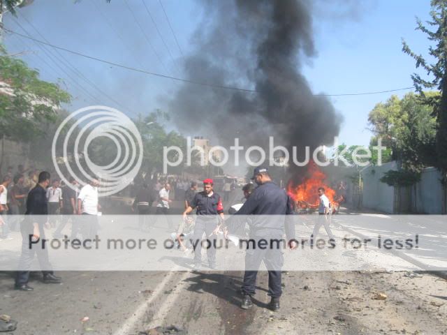 صور استهداف سيارة احد المقاومين بغزة 101103102939kyAz