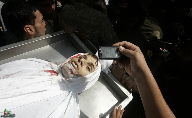 صور جثامين الشهداء بعد القصف _M6N4827