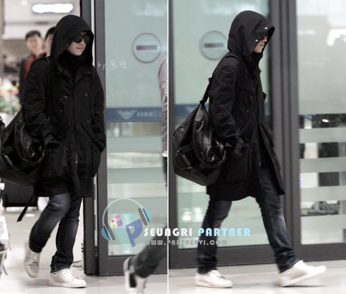 [27-10-10][Pic] Seungri ở sân bay quốc tế Incheon, trở về từ Singapore Bbhseungriairport101025