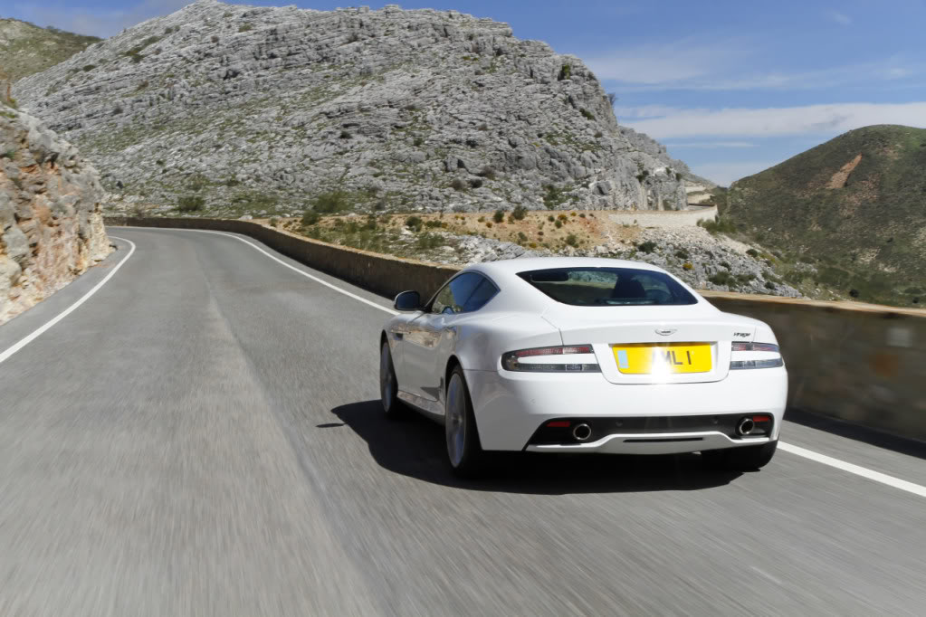 Video y Fotos: Aston Martin VIirage Virage-stratus-white02
