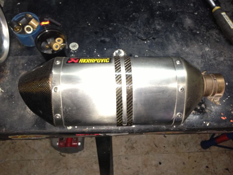 VENDO ESCAPE AKRAPOVIC IMG-20130507-WA0000