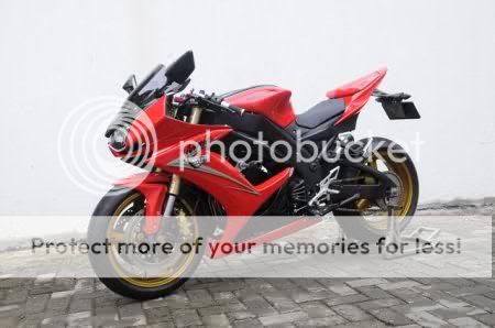 Dijual N250 R Merah Full Modif Kaki2 GSX 600 Masih 100KM  Img149-1289349767