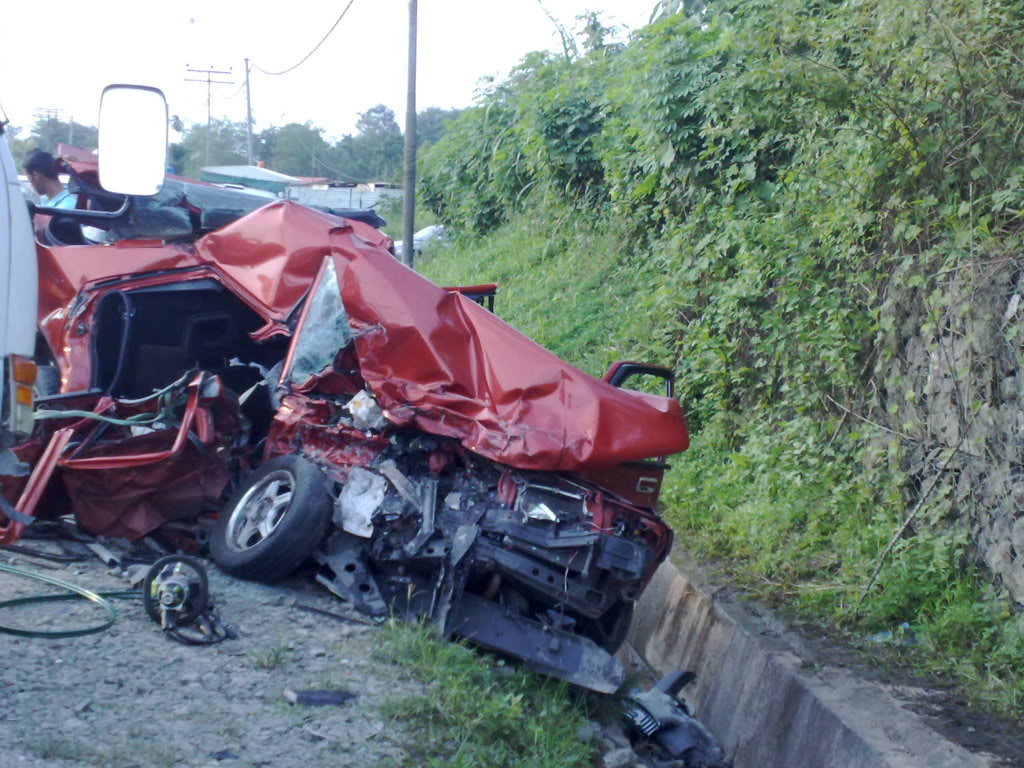 berhati-hati lah di jalan raya.ingat la orang tersayang 28122009617