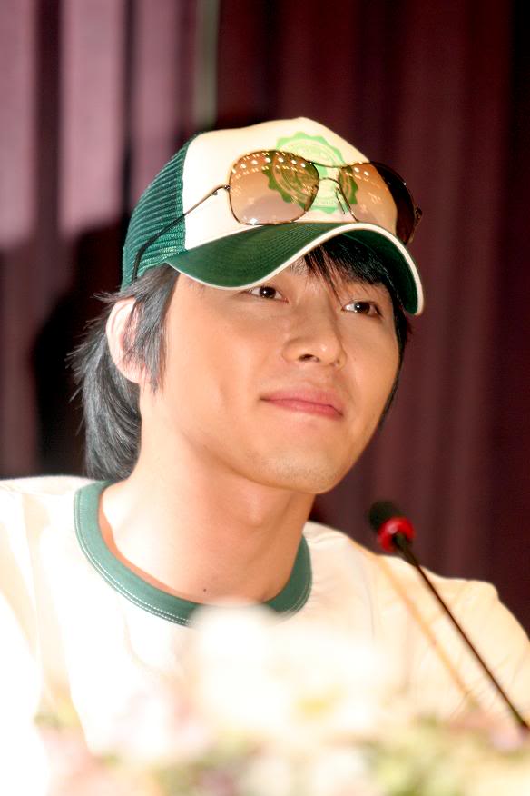 Hyun Bin (현빈)  20050722221115060101a