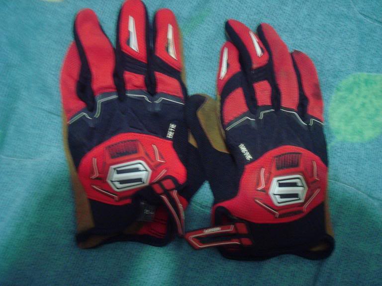 ----- VENDO UNIFORME GANGA ----- Guantes