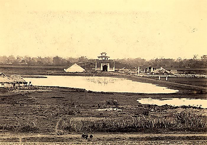 Những bức ảnh về Hà Nội xưa ( 1884-1885 ) Ha_noi_nhin_tu_xa