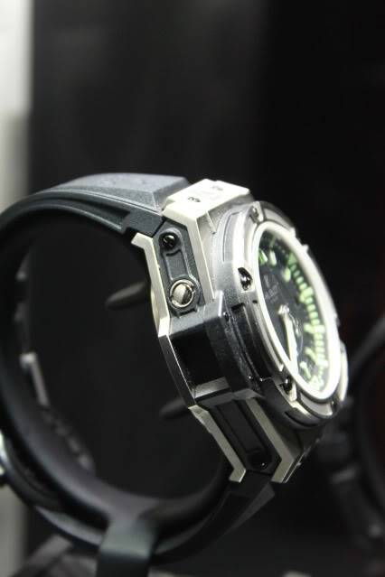 Vos comptes rendus de visite au Salon Belles Montres  - Page 5 HUBLOT3