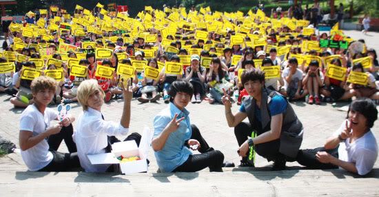 [F.T. Island]F.T. Island celebrates their fourth anniversary with a surprise fan meet 20110606_ftisland_fanmeeting_1