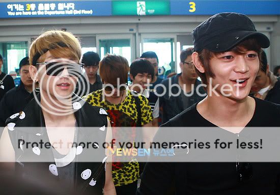 Shinning SHINee - Page 7 20110608_smtown_airport_39