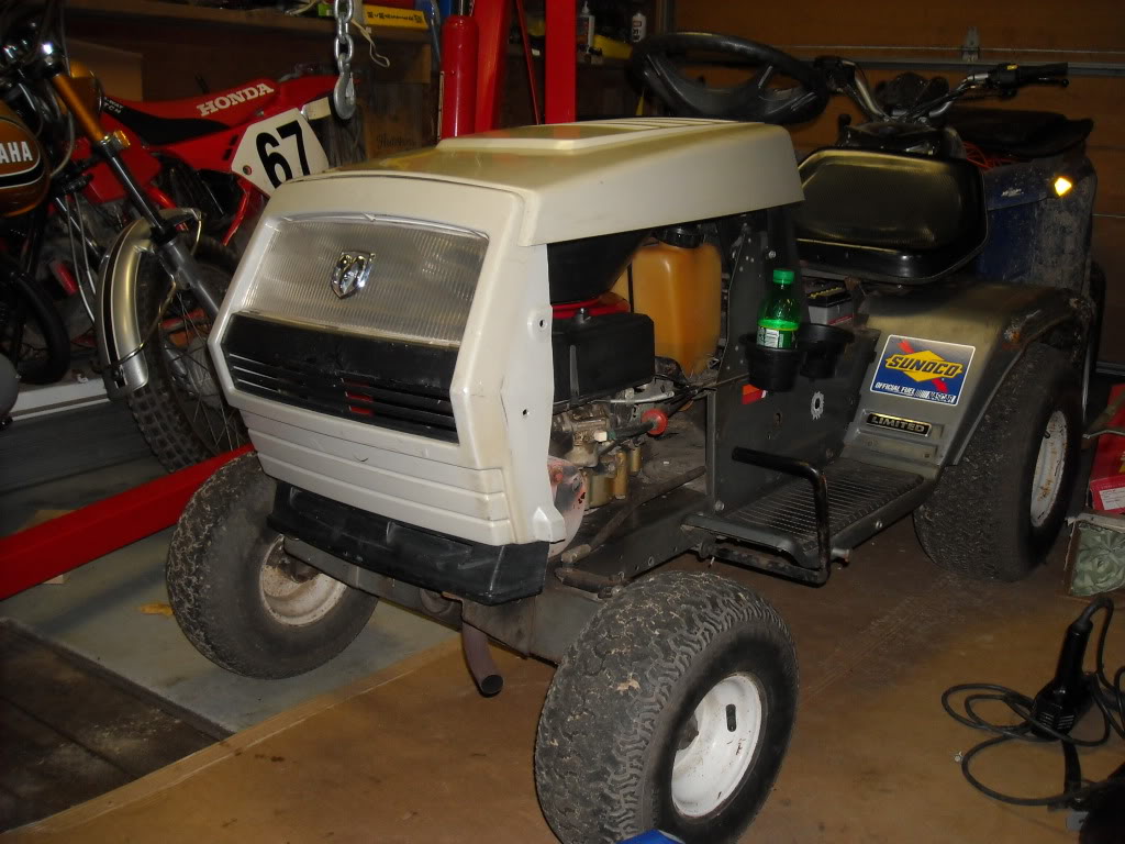 White Outdoors LT 12 Cruisematic with 12.5 horse Briggs and 7 speed tranny  DSCN3020