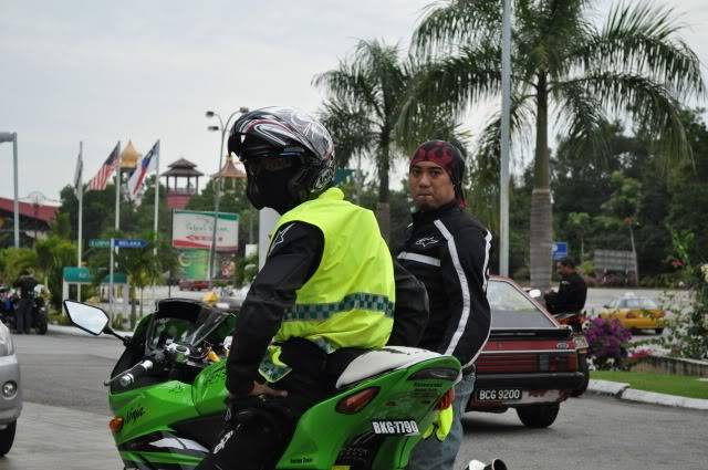 RIde Amal & Berbuke Pose. Rembau & Umbai 2010 DSC_2507