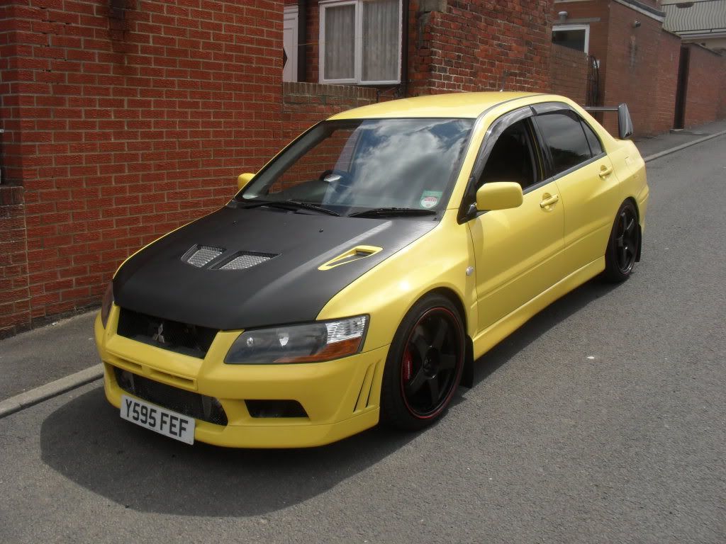 Couple of snaps of the EVO carbon bonnet wrap SAM_1556