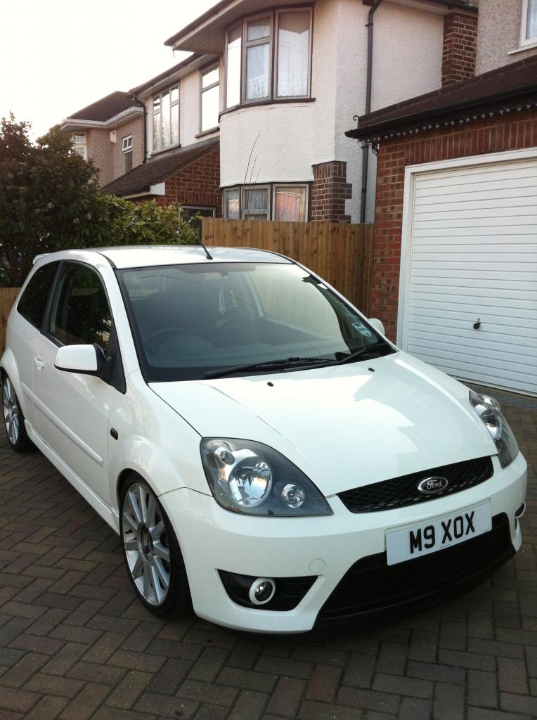 Fiesta ST 35k (2005) Diamond White IMG_6210_zps84cd68a7