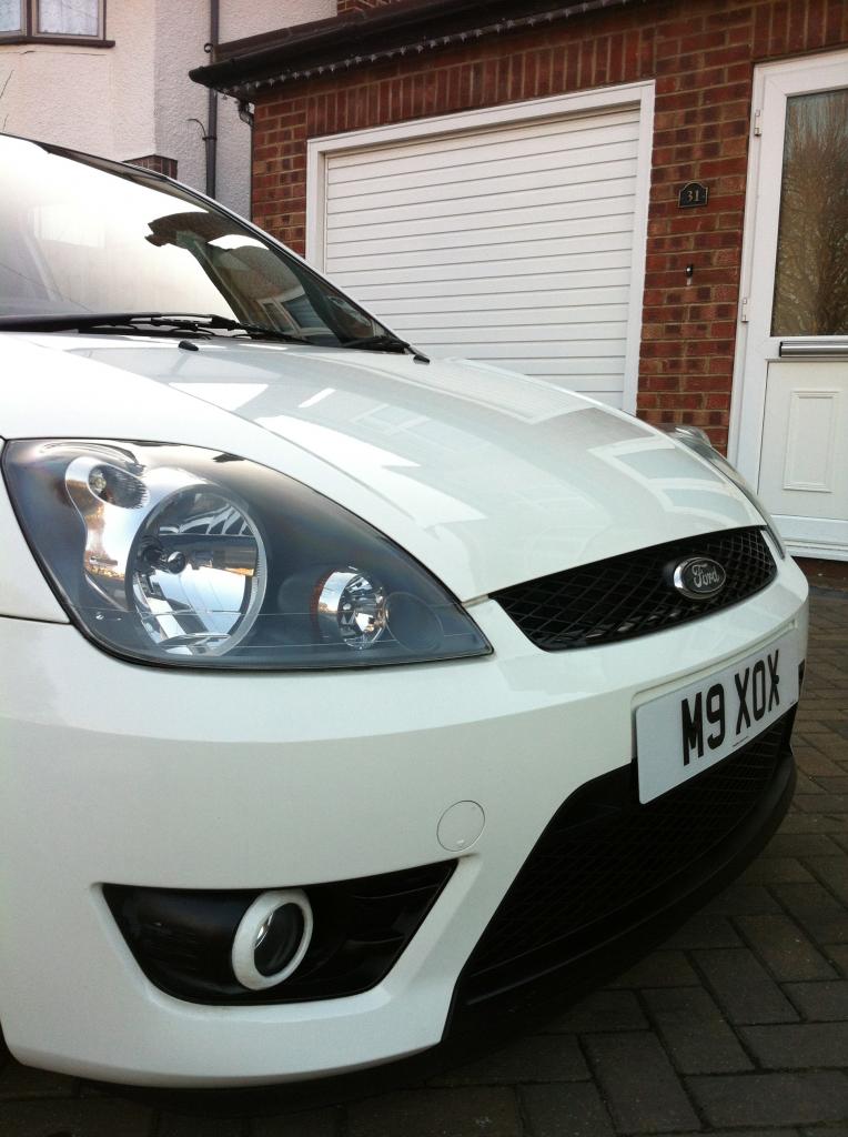 Fiesta ST 35k (2005) Diamond White IMG_6217_zps6e2e4193