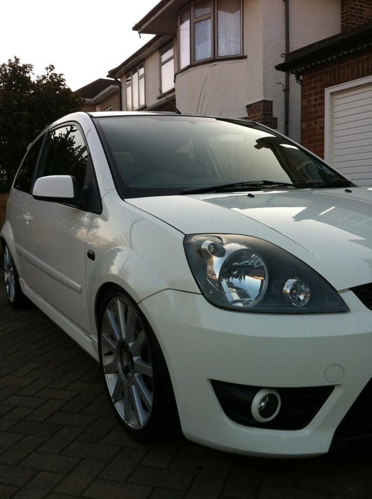 Fiesta ST 35k (2005) Diamond White IMG_6218_zps20b6c637