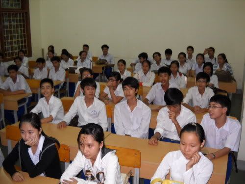 Ngày học đầu tiên của A3 !!! Ap_20100825110643541