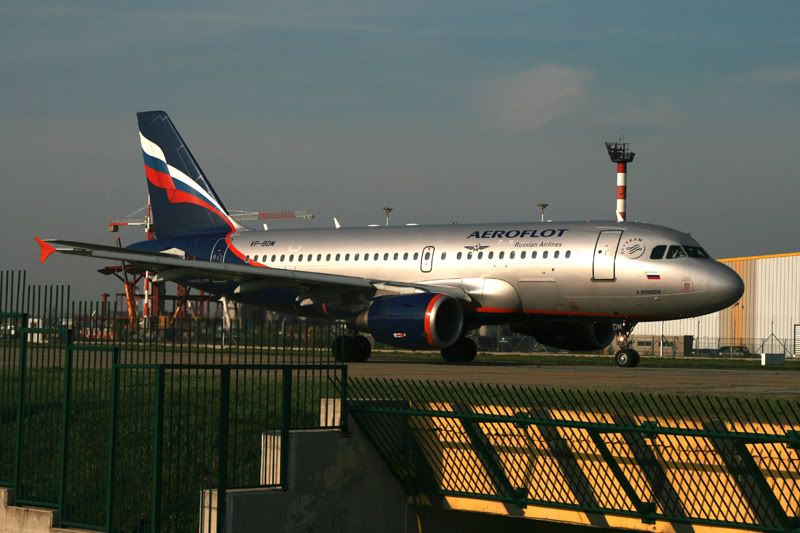 Aeroportul Bucuresti (Henri Coanda/Otopeni) - Aprilie 2010 - Pagina 2 Aeroflot-1