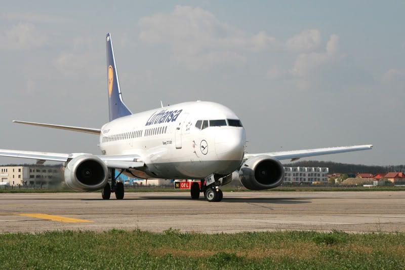 Aeroportul Bucuresti (Henri Coanda/Otopeni) - Aprilie 2010 - Pagina 2 Lh1