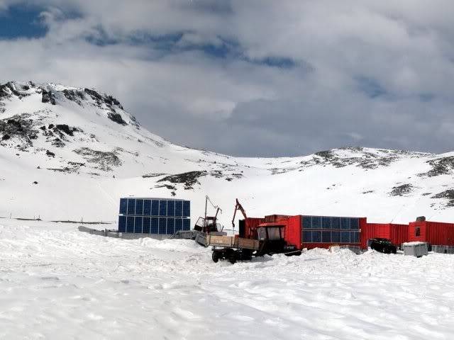 Decisiones terroríficas...y no tanto. - Página 3 Vista-de-la-base-antartica-espanola