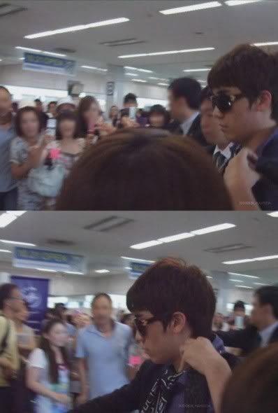 [Pics] Seungri & T.O.P en el Aeropuerto Haneda (100828) 57e3f3c7867b0210b219a80