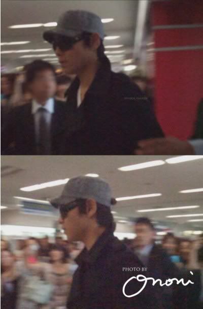 [Pics] Seungri & T.O.P en el Aeropuerto Haneda (100828) 5d2ff3556496bcca8d54300