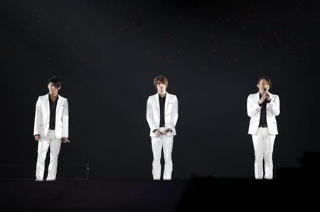 [PICS] JYJ THANKSGIVING LIVE IN DOME CONCERT PART 2 2dr9bnk