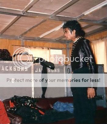 Bad era pictures TheBadTourBackstage10