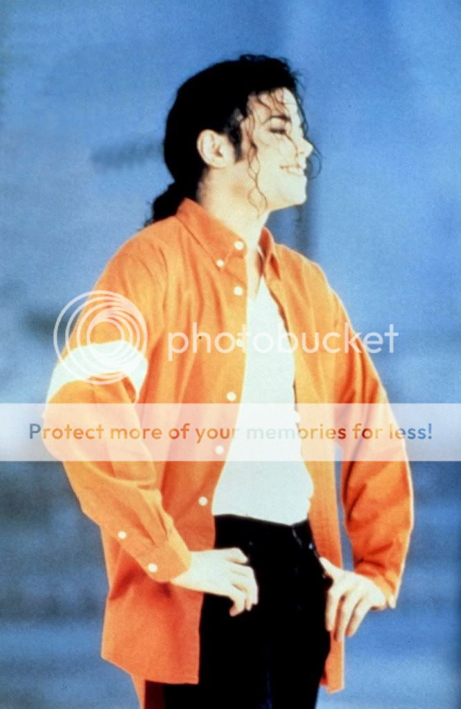 Michael's smile! - Pagina 2 JamShortBehindTheScenes1