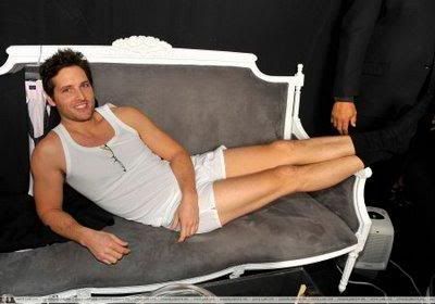 Peter Facinelli aka Carlisle Cullen - Page 2 L_fb06de0ddb7f42e58f91d5d5a0aab52c