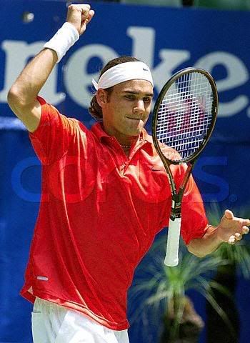 Roger Federer (cái này chắc mình tớ vô thôi nhỉ,mong là Mũi to cũng vào^^) Ausopen010120r32rack01