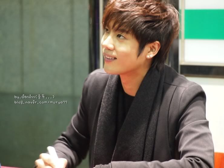 [KJ] Turn Me On Fansign Event [31.10.11] (2) 060828381f30e924a9bfa3744c086e061d95f75f