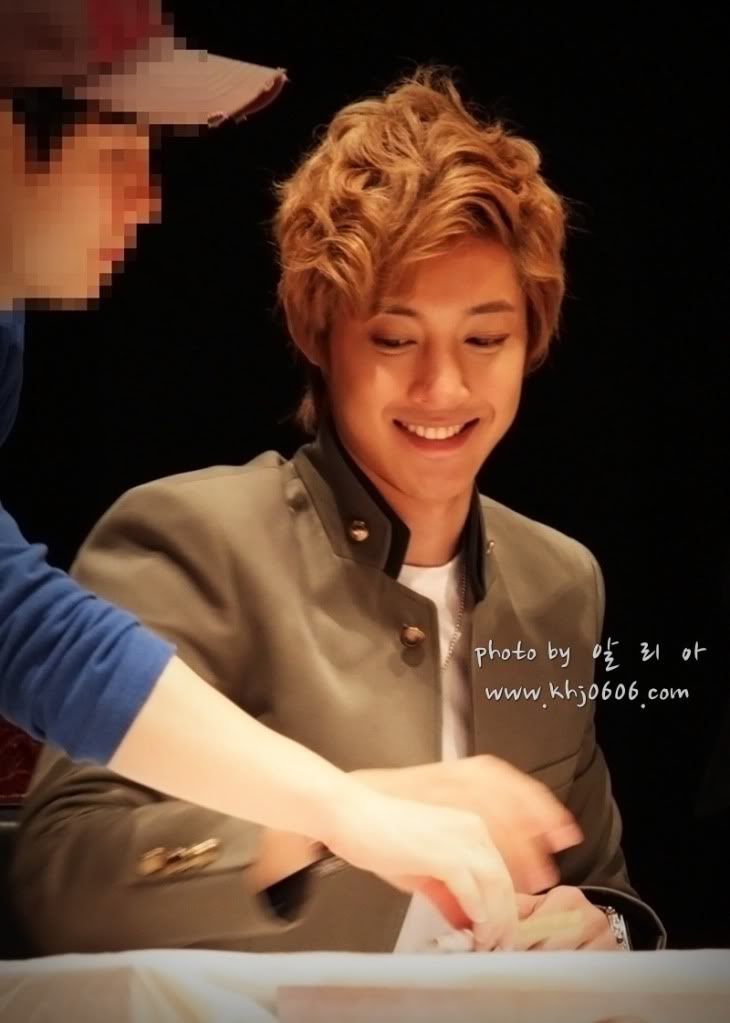 [HJL] ‘Lucky’ album fansign event [19-23.10.11] 267f9e2f0708283855912657b899a9014d08f1d1