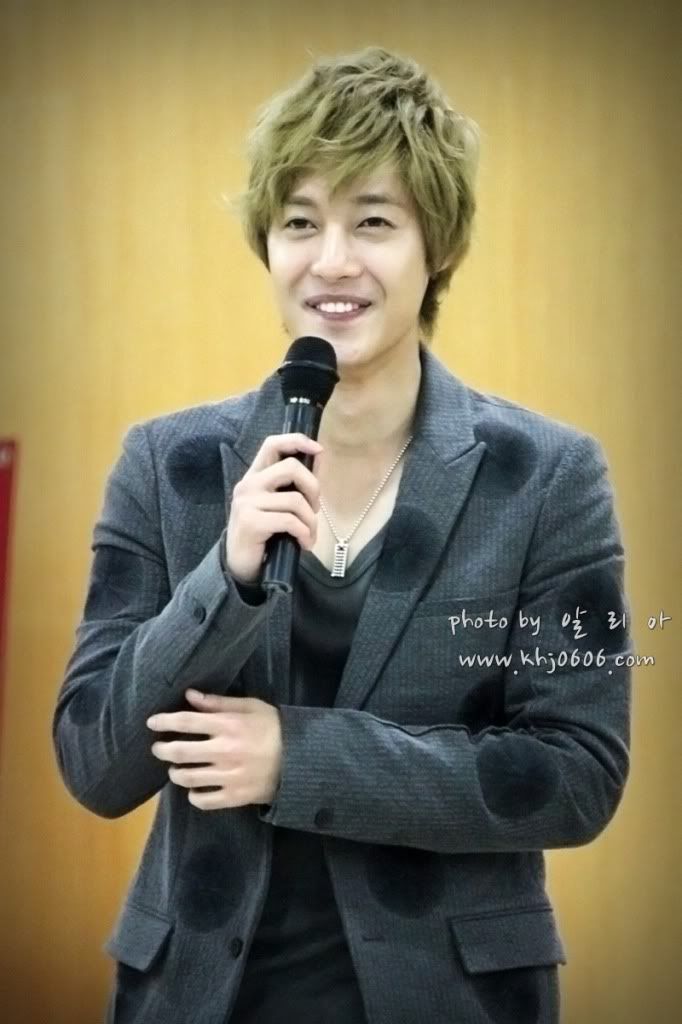 [HJL] ‘Lucky’ album fansign event [19-23.10.11] 2934349b033b5bb54c50c4bd36d3d539b700bcea