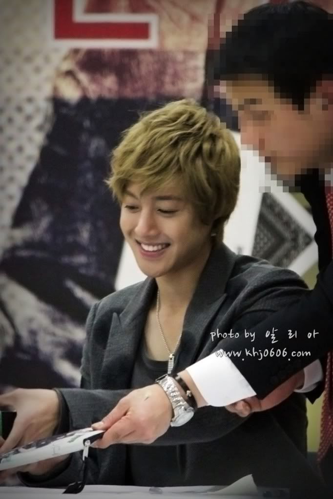 [HJL] ‘Lucky’ album fansign event [19-23.10.11] 2934349b033b5bb54c90c4bd36d3d539b600bc2a