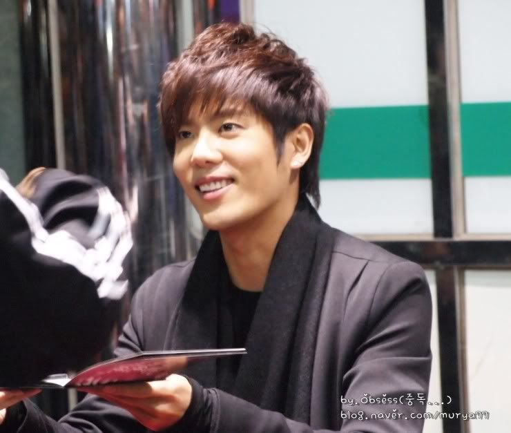 [KJ] Turn Me On Fansign Event [31.10.11] (2) 2cf5e0fe9925bc31cc433edd5edf8db1cb13705c