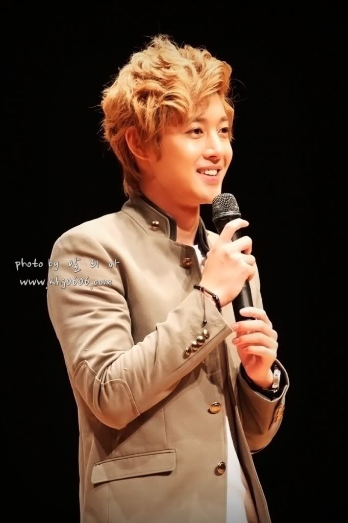 [HJL] ‘Lucky’ album fansign event [19-23.10.11] 2e2eb9389b504fc2600b5546e5dde71190ef6d19