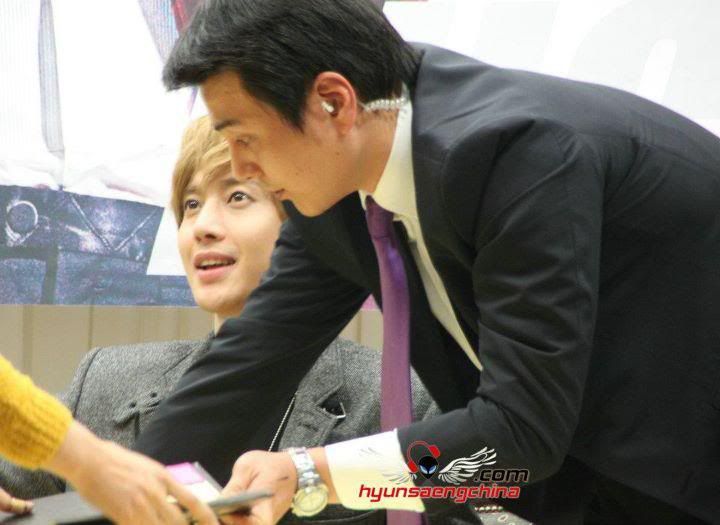 [HJL] LUCKY Fansign Event [25.10.11] 308425_303258596367050_231614143531496_1320201_747305123_n