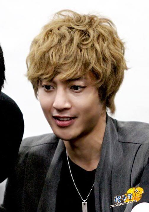 [HJL] LUCKY Fansign Event [25.10.11] (4)  308729_304082539617989_231614143531496_1323926_2011490451_n